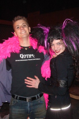 Goth clothing