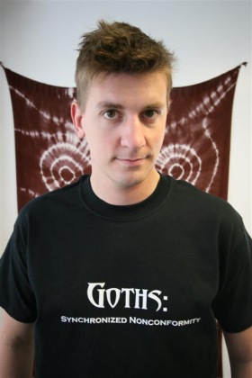 Goth clothing