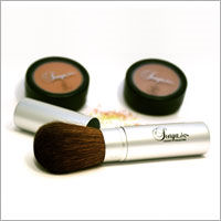 Silver Retractable Powder Brush