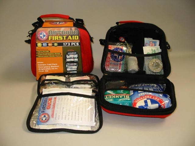 OUTDOOR FIRST AID FITS